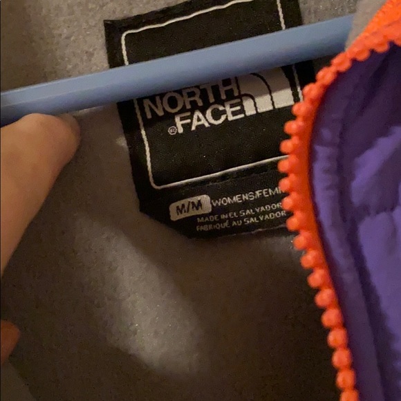 Women’s north face jacket - Picture 2 of 3